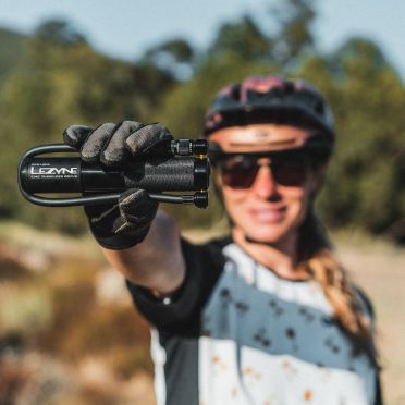 Lezyne CNC-handpomp met tubeless aandrijving