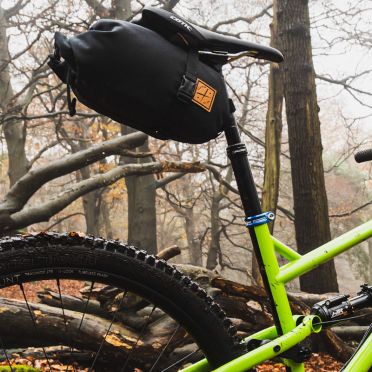 Zadeltas met riempje