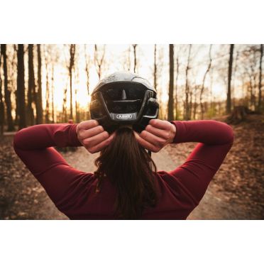 Abus Powerdome racefietshelm