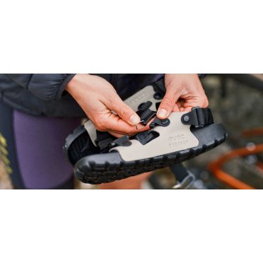 Quoc x Restrap Bikepacking-sandalen
