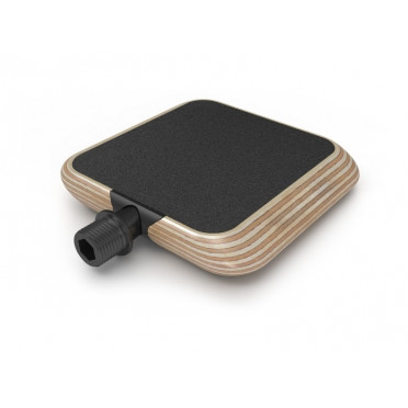 Stedelijke motorfietspedalen ruw hout