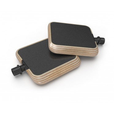 Stedelijke motorfietspedalen ruw hout