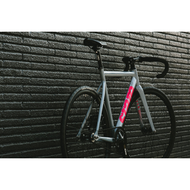 Fixie/singlespeed fiets State Bicycle 6061 Black Label v3