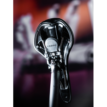 Lezyne Matrix zadel Gps Airtag anti-diefstal ondersteuning