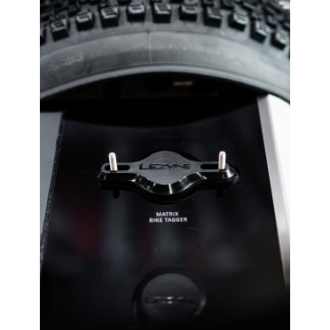 Antidiefstal Gps Airtag fietshouder Lezyne Matrix